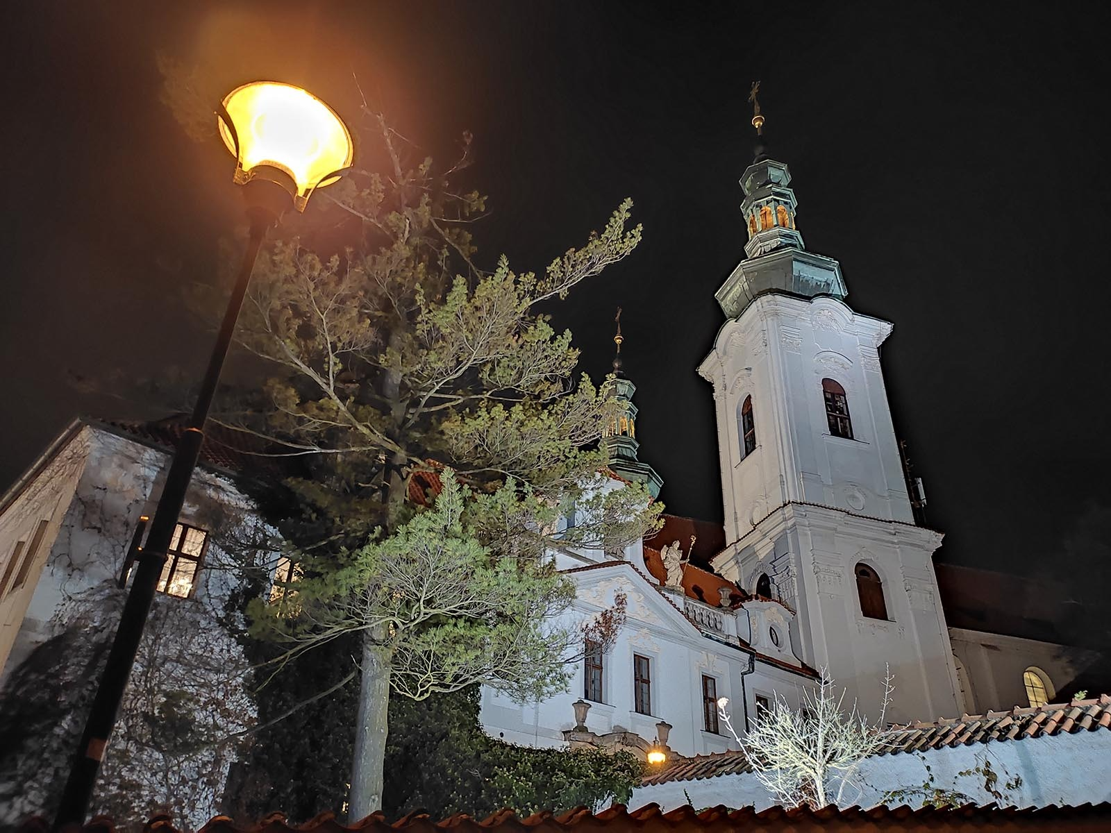 Soukromá prohlídka autem - Po místech známých i neznámých "Neobvyklá Praha" (6 hodin)